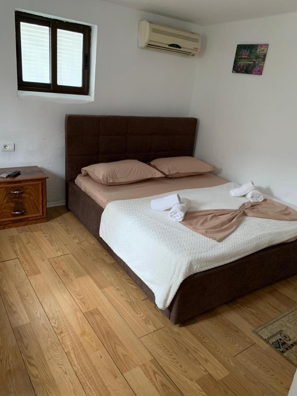 Guesthouse N&B Берат Экстерьер фото