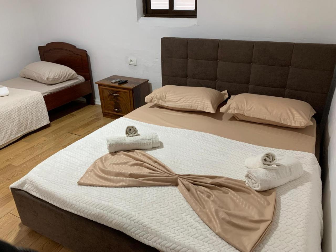 Guesthouse N&B Берат Экстерьер фото
